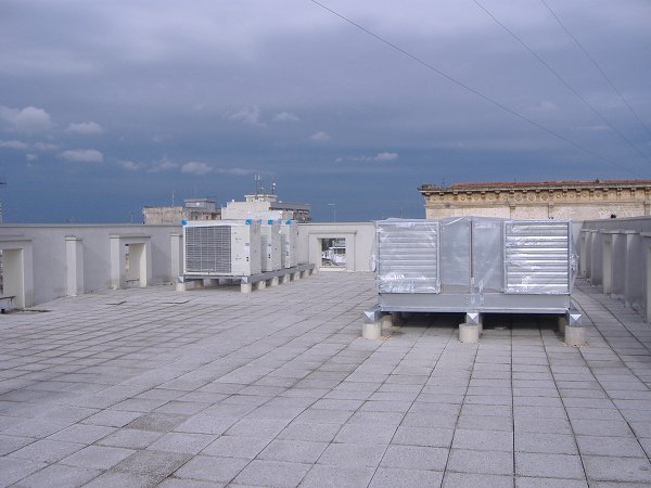 Terrazzo: macchinari per riscaldamento e condizionamento